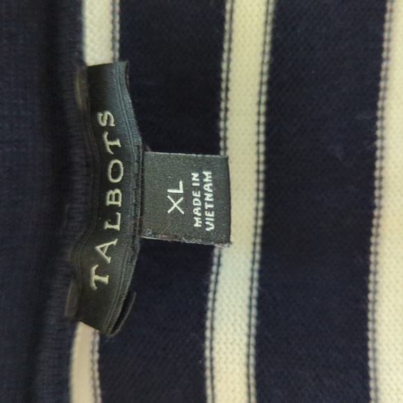 Sweater - Picture 4 of 6